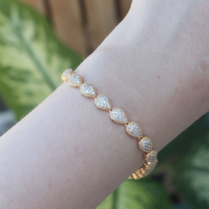 Vip Seri Pirinç Zirkon Taşlı Gold Renk Damla Model Bileklik 5886