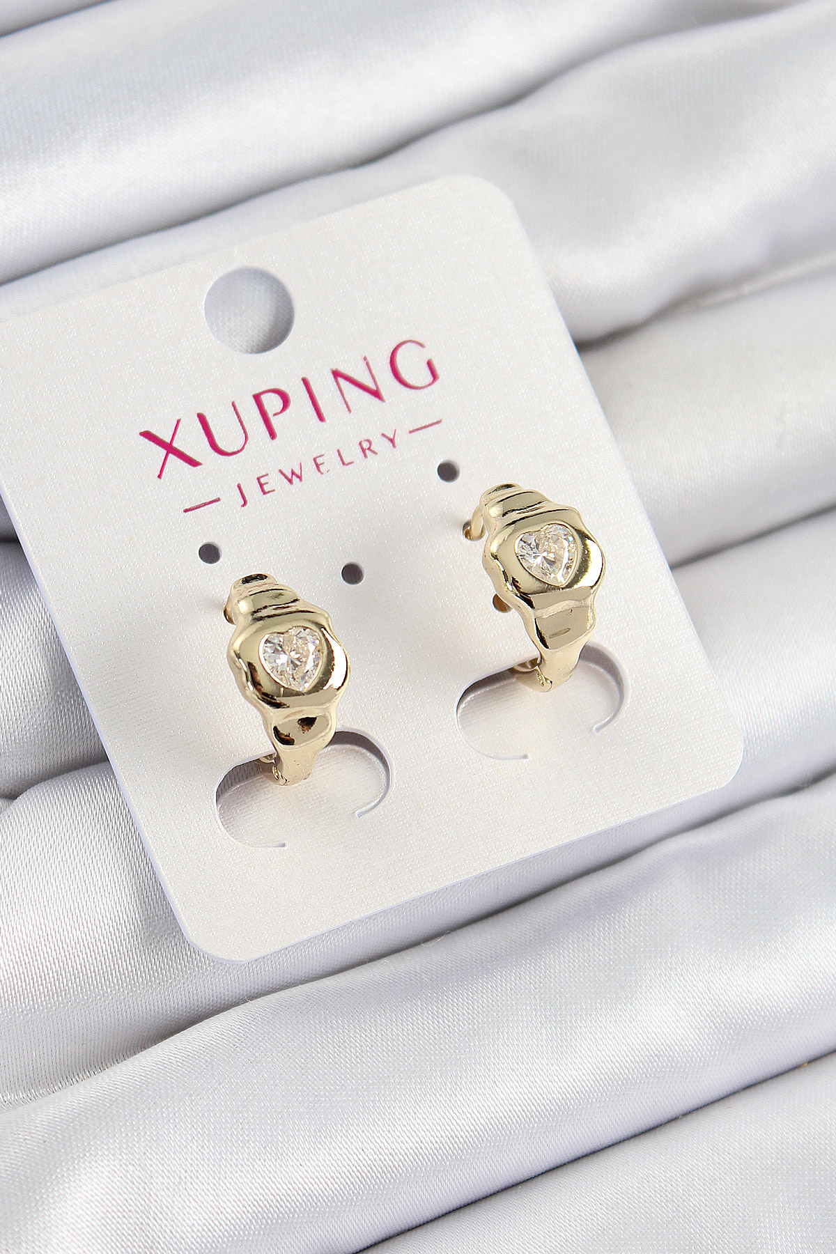 Xuping Zirkon Taşlı Kalp Model Gold Renk Kadın Küpe 5886 1 Xuping Zirkon Taşlı Kalp Model Gold Renk Kadın Küpe 5886