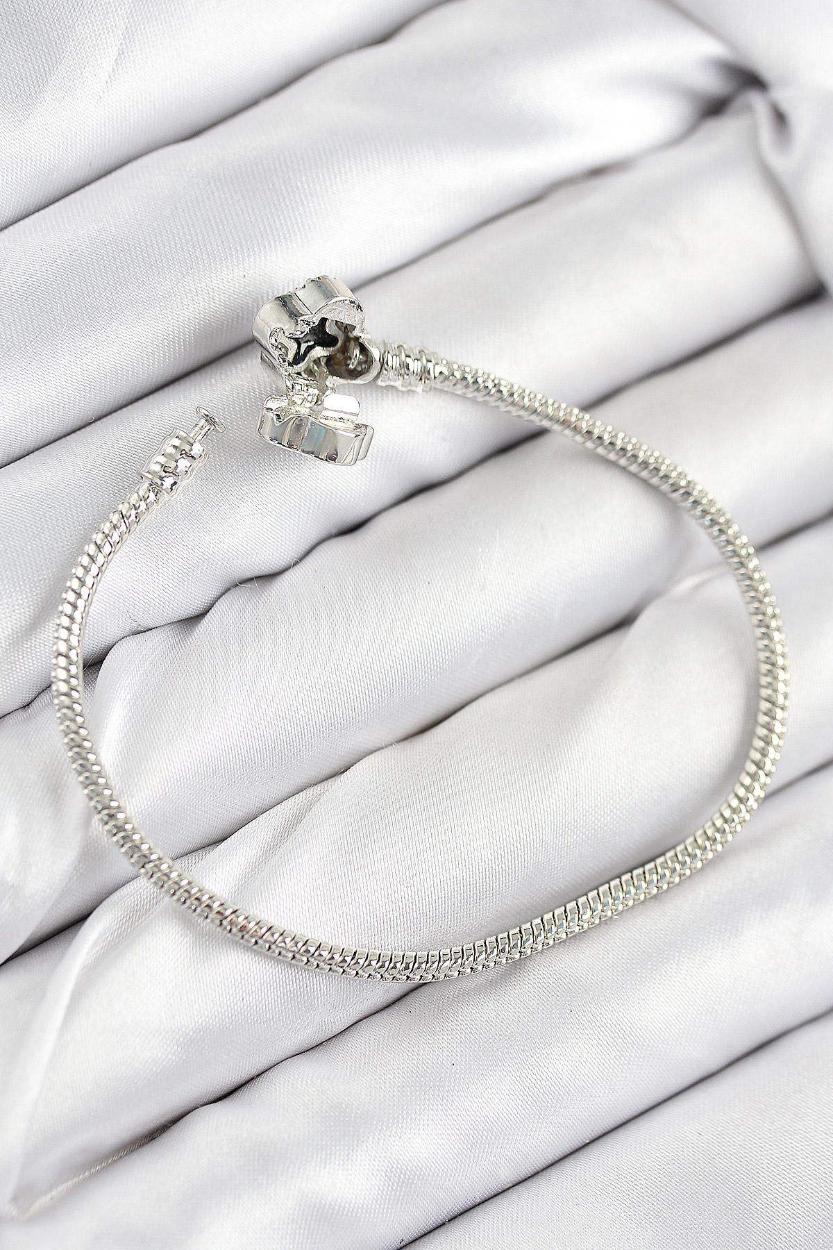 Pirinç Charm Zirkon Taşlı Yonca Model Gümüş Renk Kadın Bileklik 5886 2 Pirinç Charm Zirkon Taşlı Yonca Model Gümüş Renk Kadın Bileklik 5886 - Görsel 2