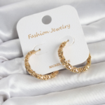 Gold Renk Pirinç Tırtık Model Kadın Küpe 5886