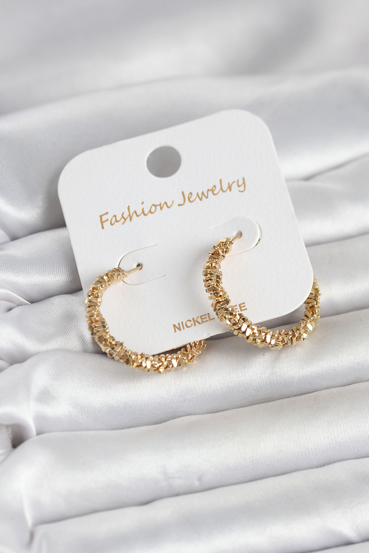 Gold Renk Pirinç Tırtık Model Kadın Küpe 5886 1 Gold Renk Pirinç Tırtık Model Kadın Küpe 5886