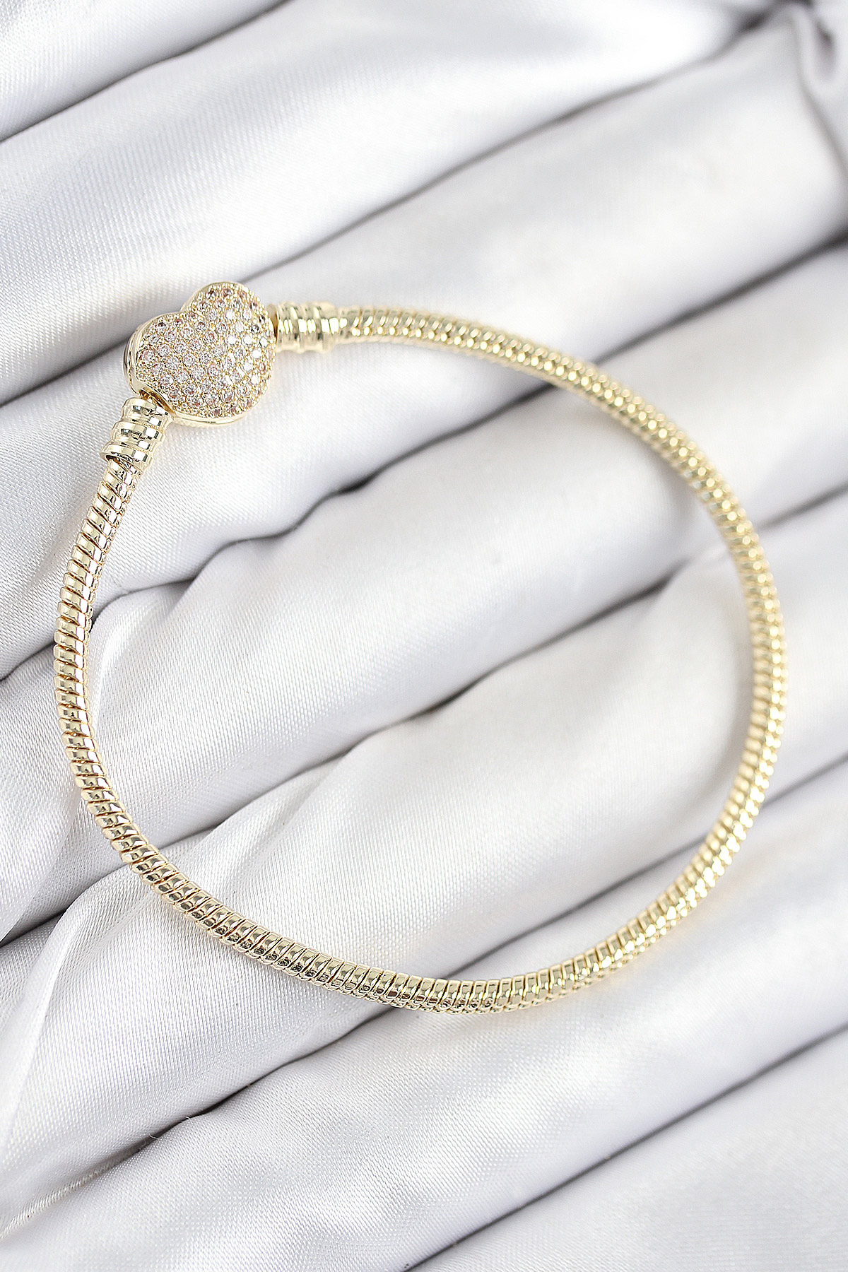 Pirinç Charm Zirkon Taşlı Kalp Model Gold Renk Kadın Bileklik 5886 1 Pirinç Charm Zirkon Taşlı Kalp Model Gold Renk Kadın Bileklik 5886