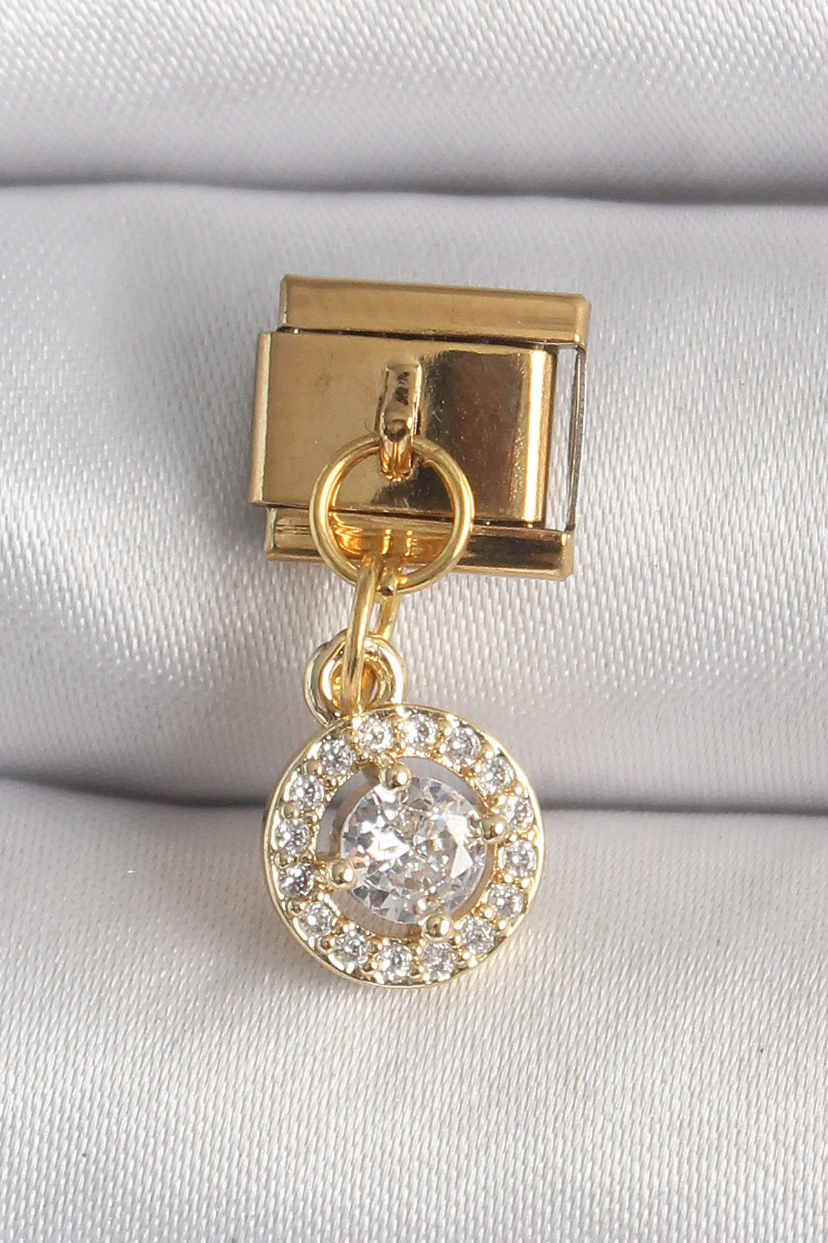 316L Çelik Gold Renk Sallantı Daire Zirkon Taşlı Nomination Charm 5886 1 316L Çelik Gold Renk Sallantı Daire Zirkon Taşlı Nomination Charm 5886