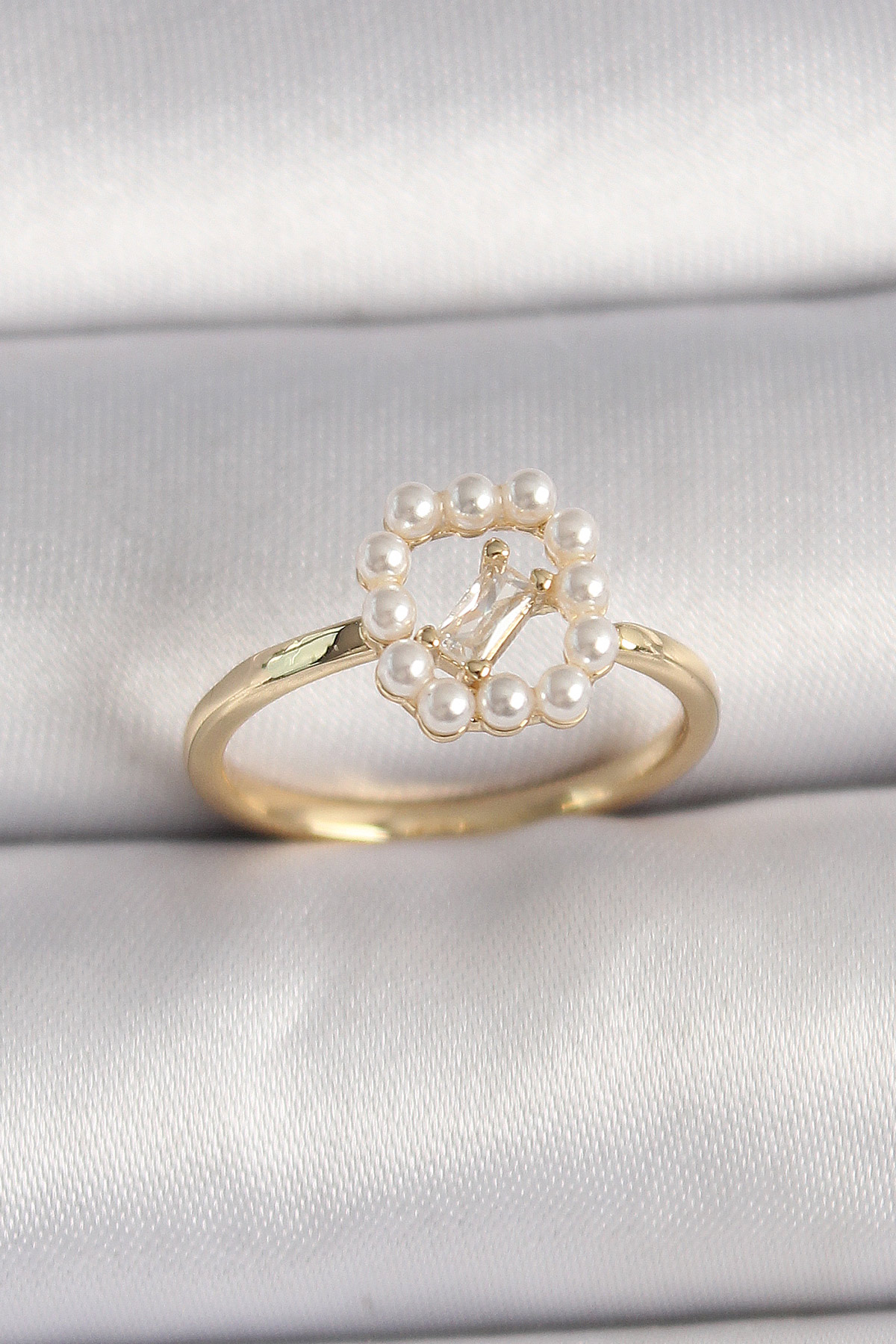 Pirinç Gold Renk Zirkon Taş Detaylı İncili Ayarlanabilir Yüzük 5886 1 Pirinç Gold Renk Zirkon Taş Detaylı İncili Ayarlanabilir Yüzük 5886