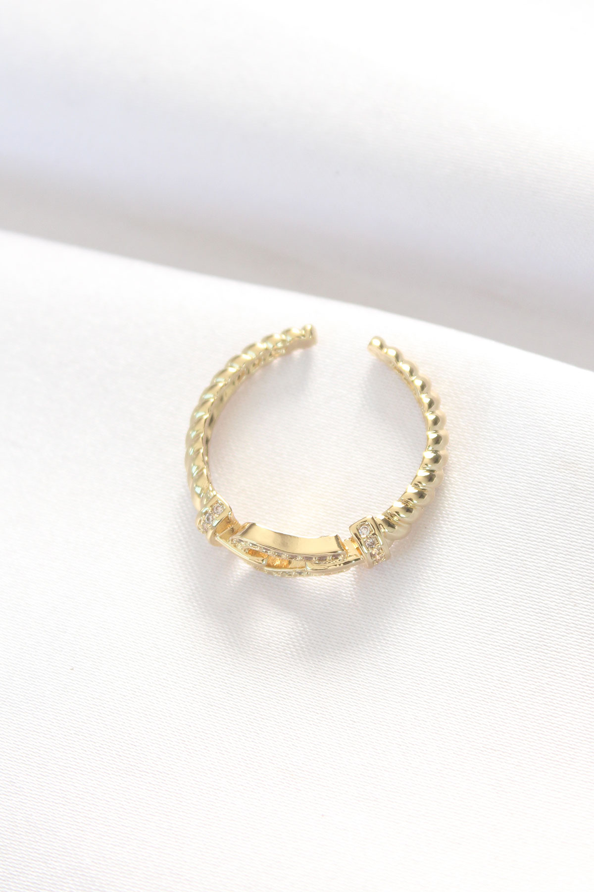 Kemer Tokası Tasarımlı Gold Renk Zirkon Taşlı Ayarlanabilir Yüzük 5886 2 Kemer Tokası Tasarımlı Gold Renk Zirkon Taşlı Ayarlanabilir Yüzük 5886 - Görsel 2