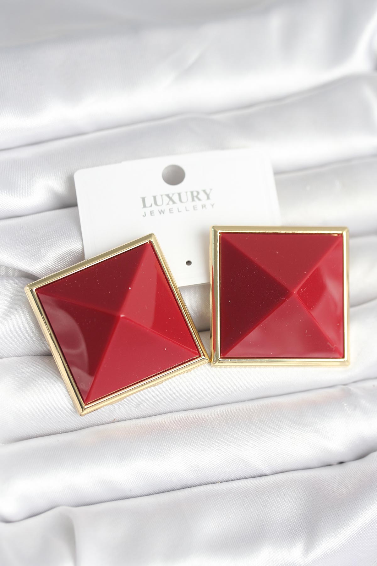 Pirinç Gold Renk Bordo Piramit Model Kadın Küpe 5886 1 Pirinç Gold Renk Bordo Piramit Model Kadın Küpe 5886