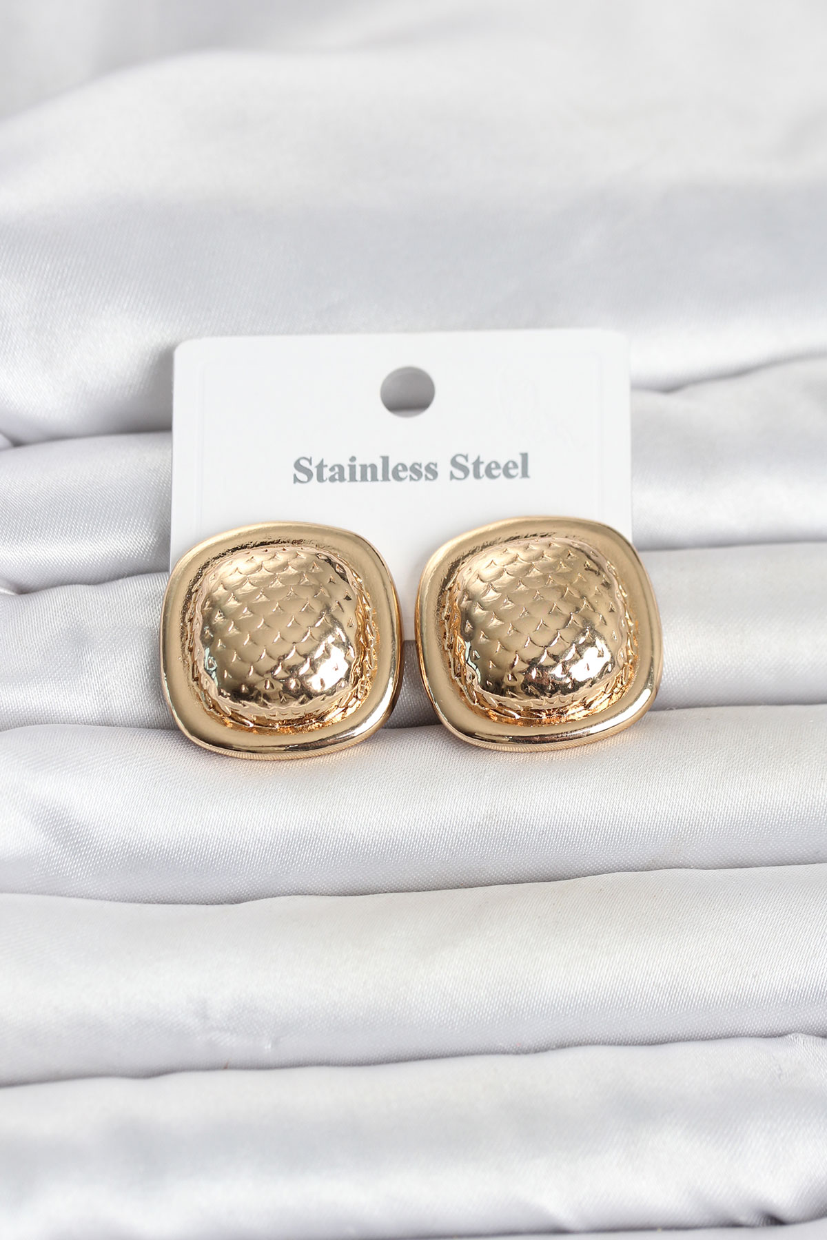 316L Çelik Gold Renk Düğme Model Kadın Küpe 5886 1 316L Çelik Gold Renk Düğme Model Kadın Küpe 5886