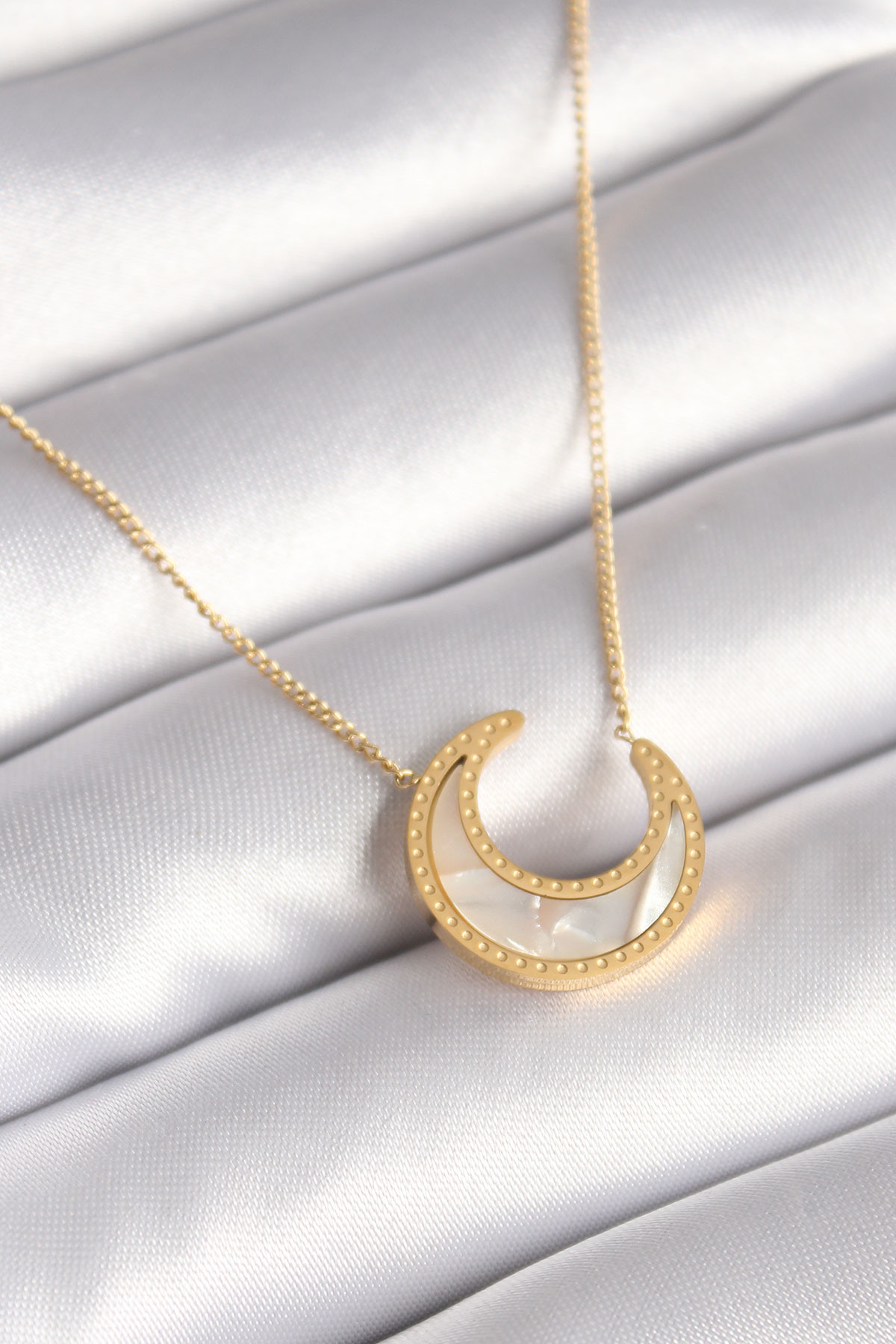 316L Çelik Gold Renk Beyaz Sedefli Hilal Model Kadın Kolye 5886 1 316L Çelik Gold Renk Beyaz Sedefli Hilal Model Kadın Kolye 5886