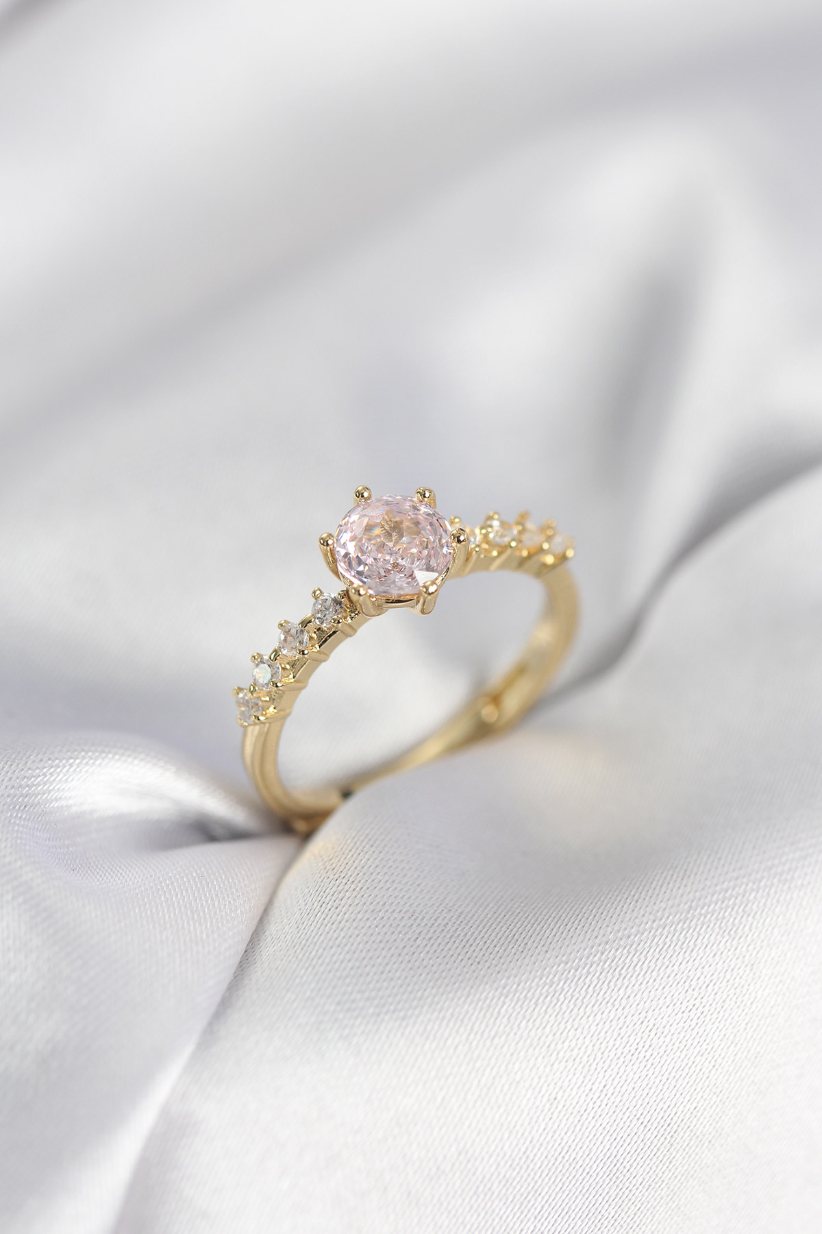 Gold Renk Pembe Tek Taş Model Zirkon Taşlı Kadın Yüzük 5886 1 Gold Renk Pembe Tek Taş Model Zirkon Taşlı Kadın Yüzük 5886