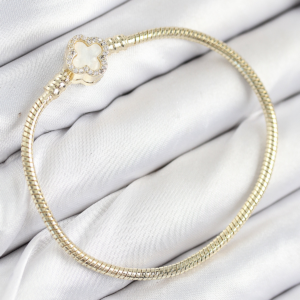 Pirinç Charm Zirkon Taşlı Yonca Model Gold Renk Kadın Bileklik 5886