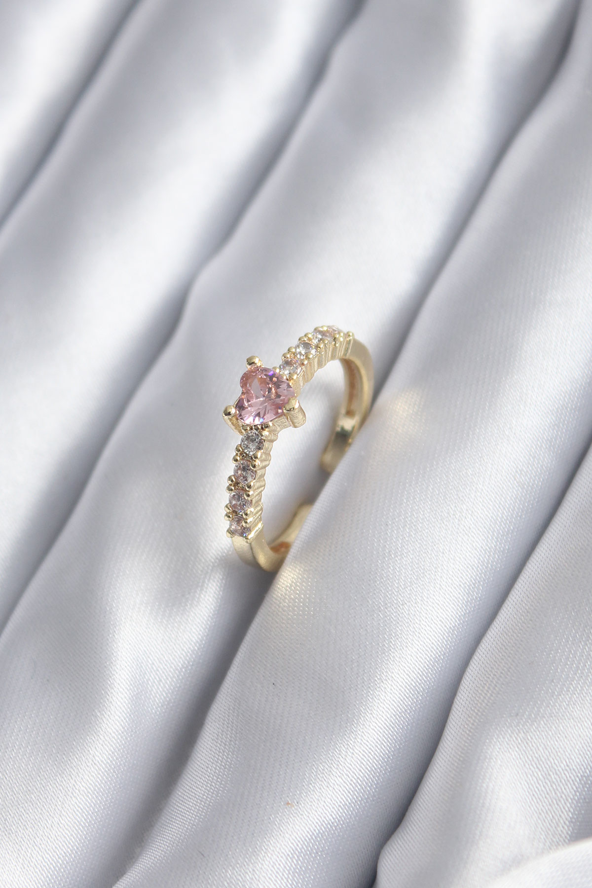 Gold Renk Zirkon Taşlı Pembe Kristal Kalp Model Kadın Yüzük 5886 1 Gold Renk Zirkon Taşlı Pembe Kristal Kalp Model Kadın Yüzük 5886