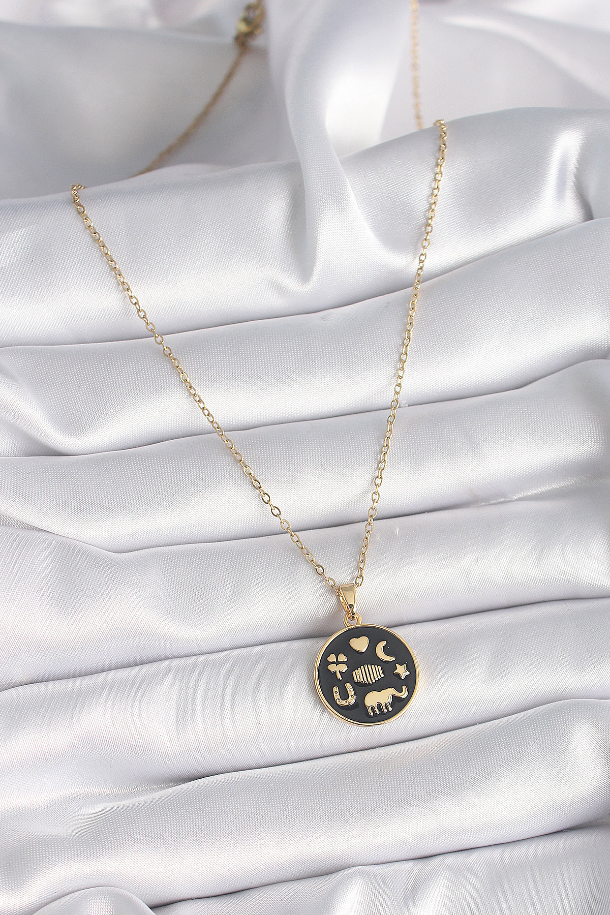 316L Çelik Gold Renk Siyah Şans Kolyesi 5886 2 316L Çelik Gold Renk Siyah Şans Kolyesi 5886 - Görsel 2