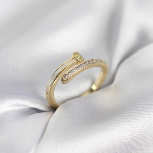 Zirkon Taşlı Gold Renk Yassı Çivi Model Kadın Yüzük 5886