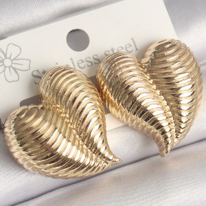Pirinç Gold Renk İşlemeli Bomba Kalp Model Kadın Küpe 5886