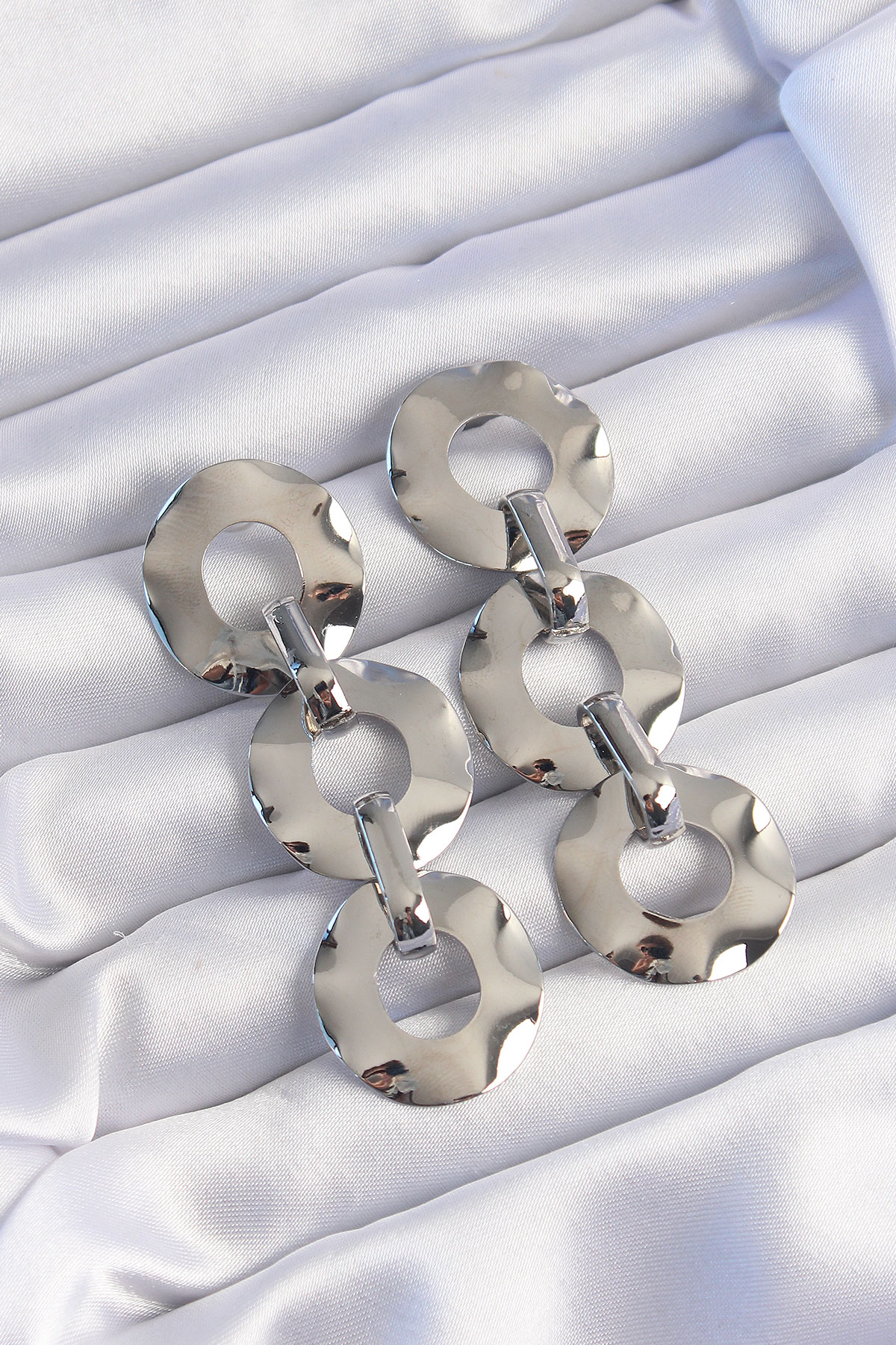 Pirinç Gümüş Renk Oval Ayna Model Sallantılı Küpe 5886 1 Pirinç Gümüş Renk Oval Ayna Model Sallantılı Küpe 5886