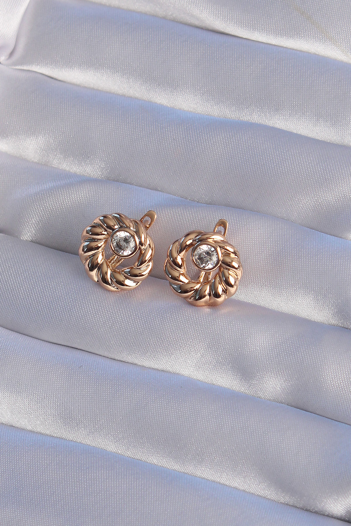 XUPİNG Rose Renk Oval Zirkon Taşlı Burgu Model Küpe 5886 2 XUPİNG Rose Renk Oval Zirkon Taşlı Burgu Model Küpe 5886 - Görsel 2