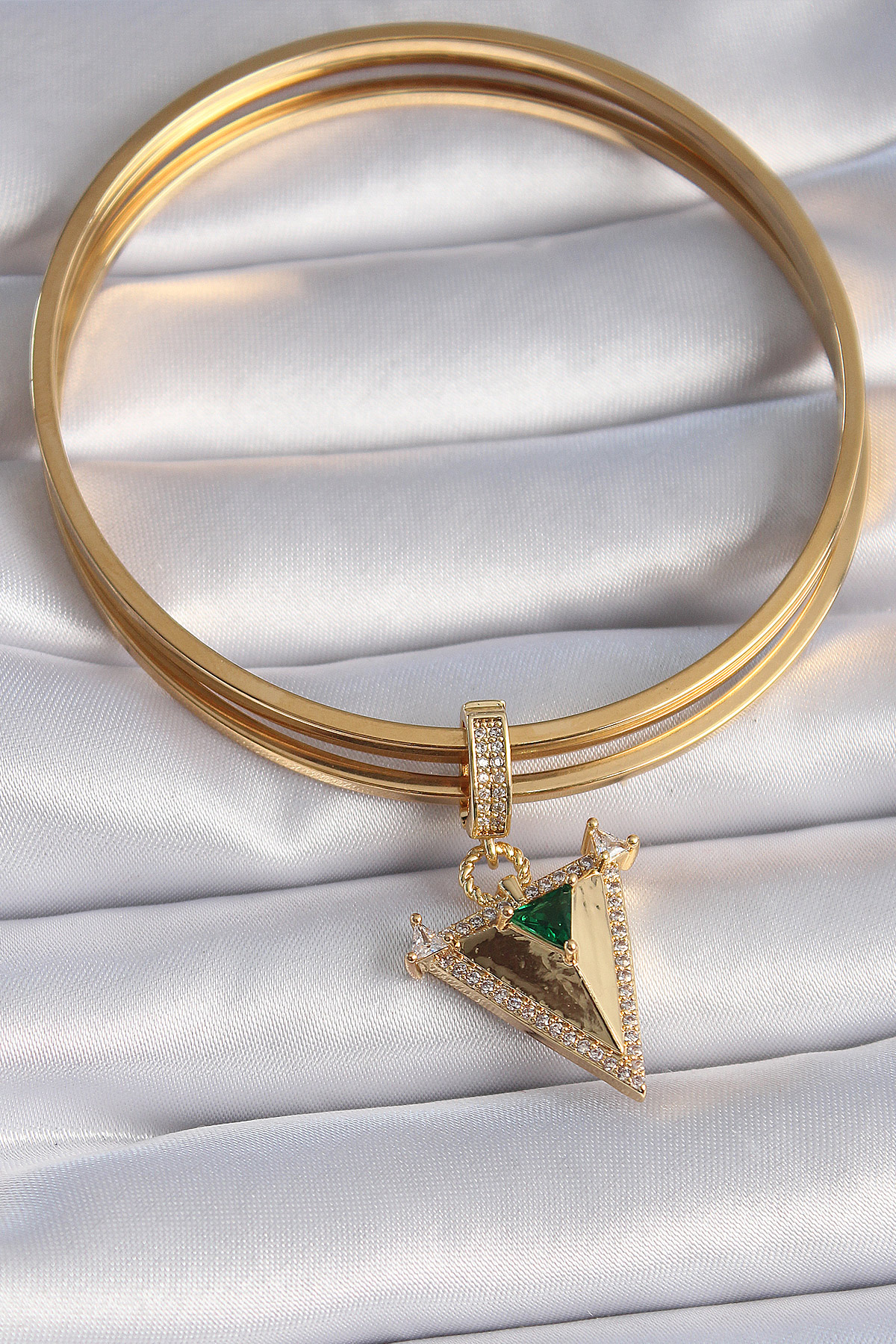 Pirinç Gold Renk Zirkon Taşlı 3D Üçgen Model Ajda Charm 5886 2 Pirinç Gold Renk Zirkon Taşlı 3D Üçgen Model Ajda Charm 5886 - Görsel 2