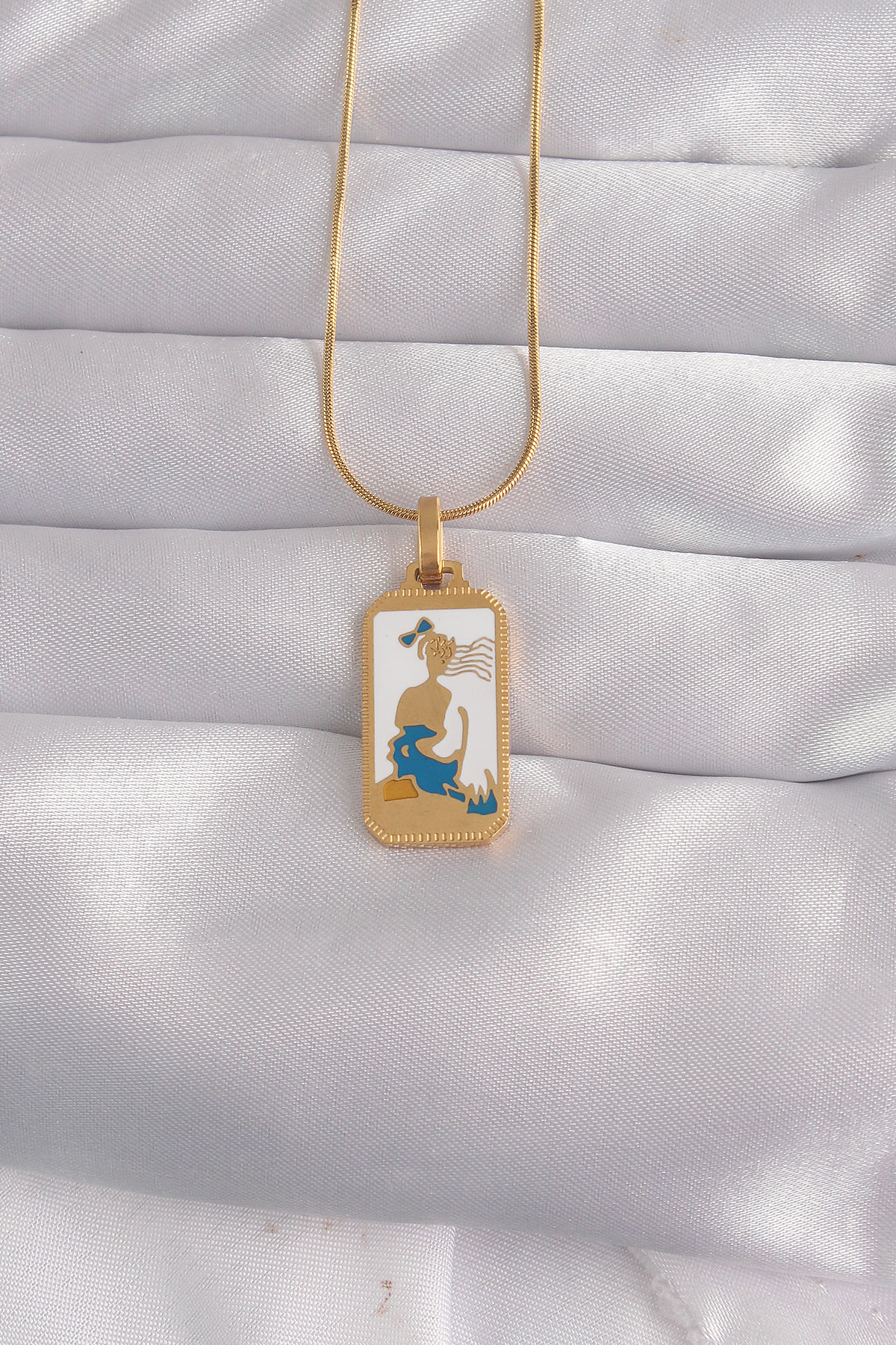 316L Çelik Gold Renk Beyaz Mineli Kız Figür Tarot Kolye 5886 1 316L Çelik Gold Renk Beyaz Mineli Kız Figür Tarot Kolye 5886