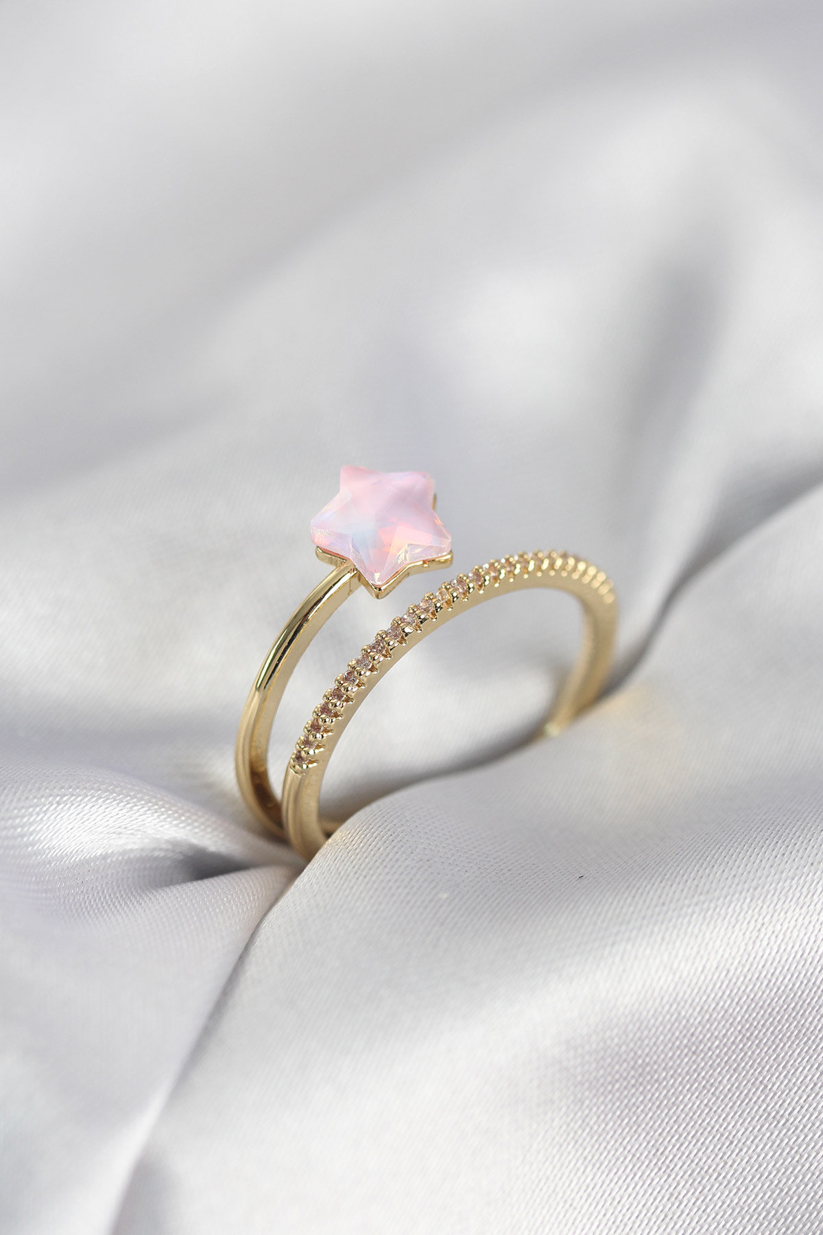 Gold Renk Zirkon Taşlı Pembe Halley Model Kadın Yüzük 5886 1 Gold Renk Zirkon Taşlı Pembe Halley Model Kadın Yüzük 5886