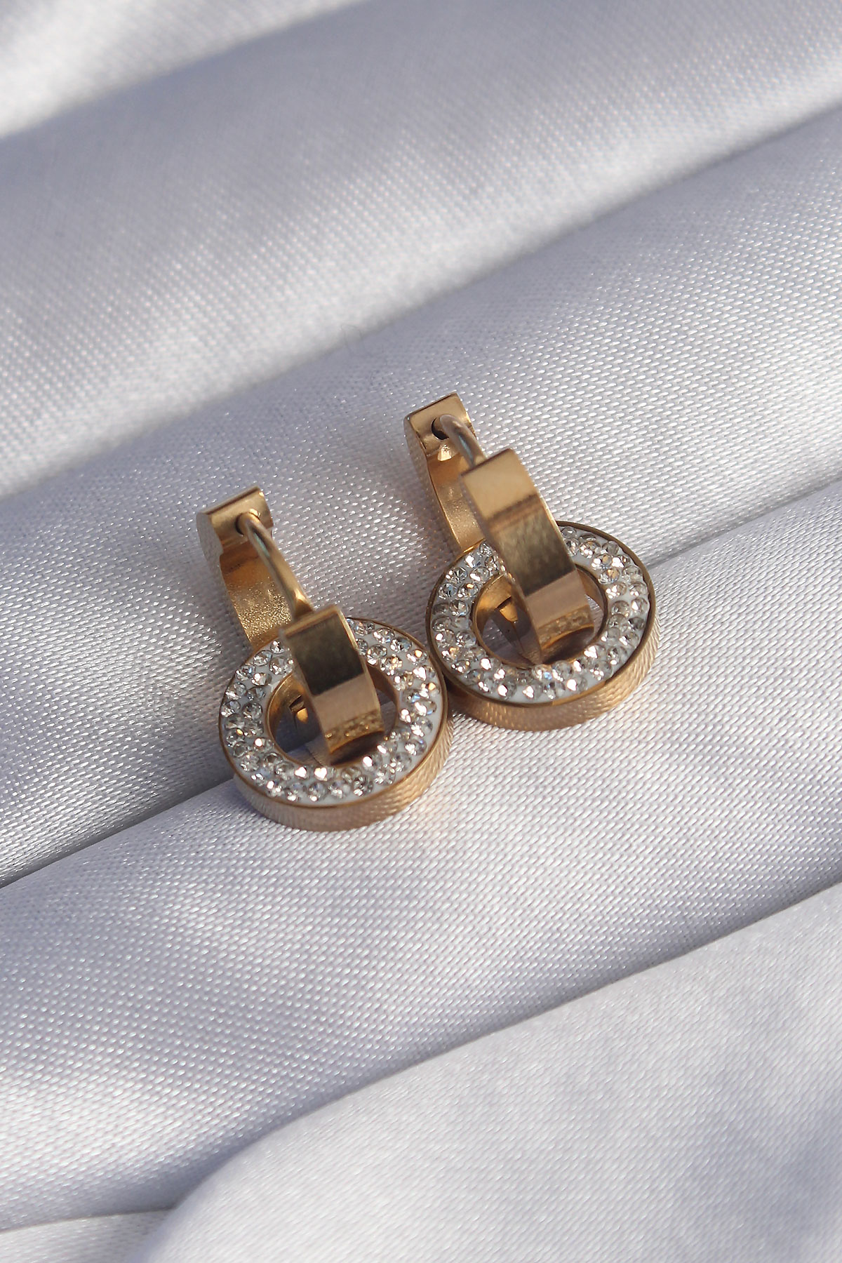 316L Çelik Gold Renk Zirkon Taşlı İç İçe Geçmeli Oval Küpe 5886 2 316L Çelik Gold Renk Zirkon Taşlı İç İçe Geçmeli Oval Küpe 5886 - Görsel 2