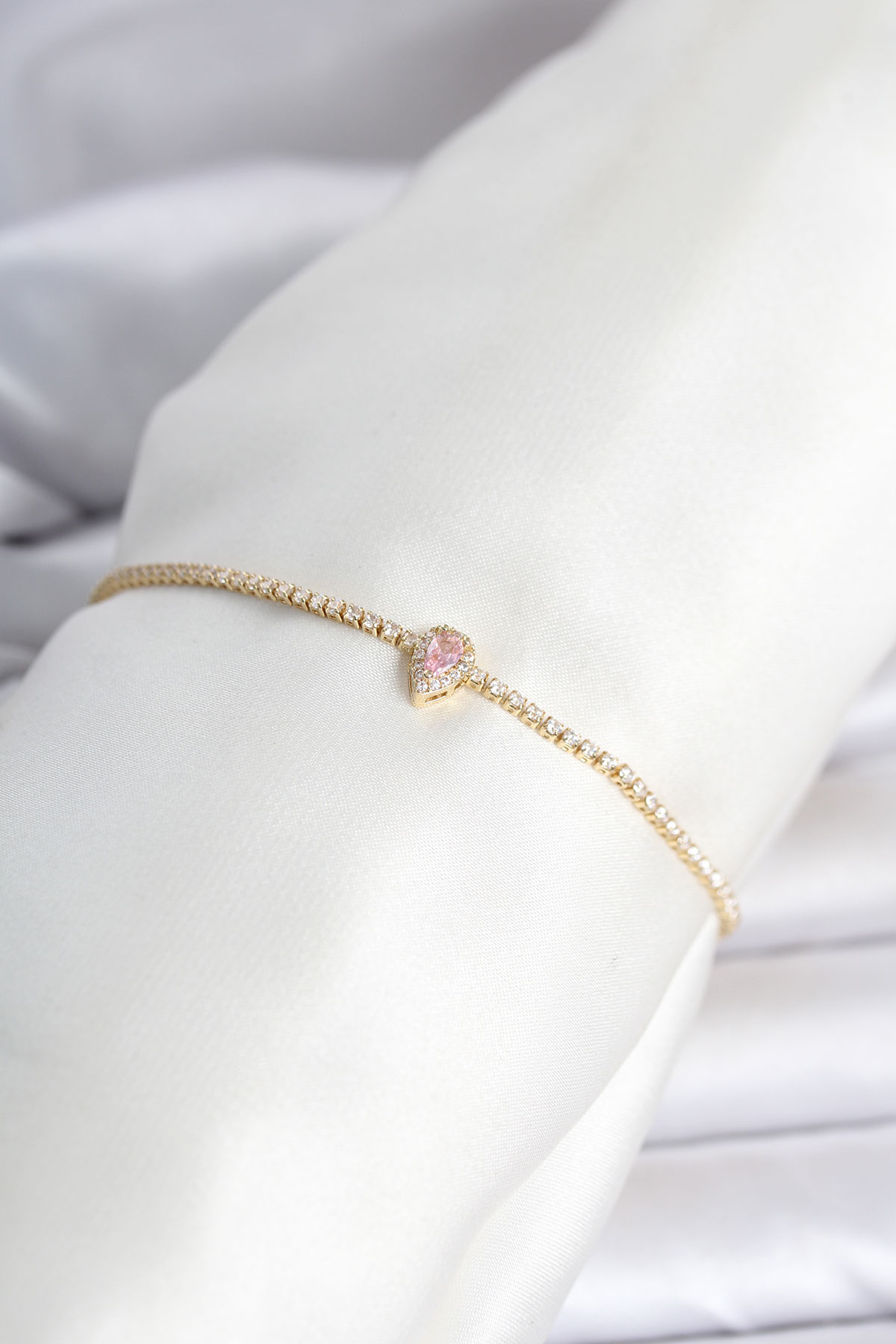 Pirinç Gold Renk Pembe Damla Model Su Yolu Kadın Bileklik 5886 1 Pirinç Gold Renk Pembe Damla Model Su Yolu Kadın Bileklik 5886
