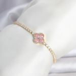 Pirinç Gold Renk Pembe Zirkon Taşlı Yonca Model Su Yolu Kadın Bileklik 5886