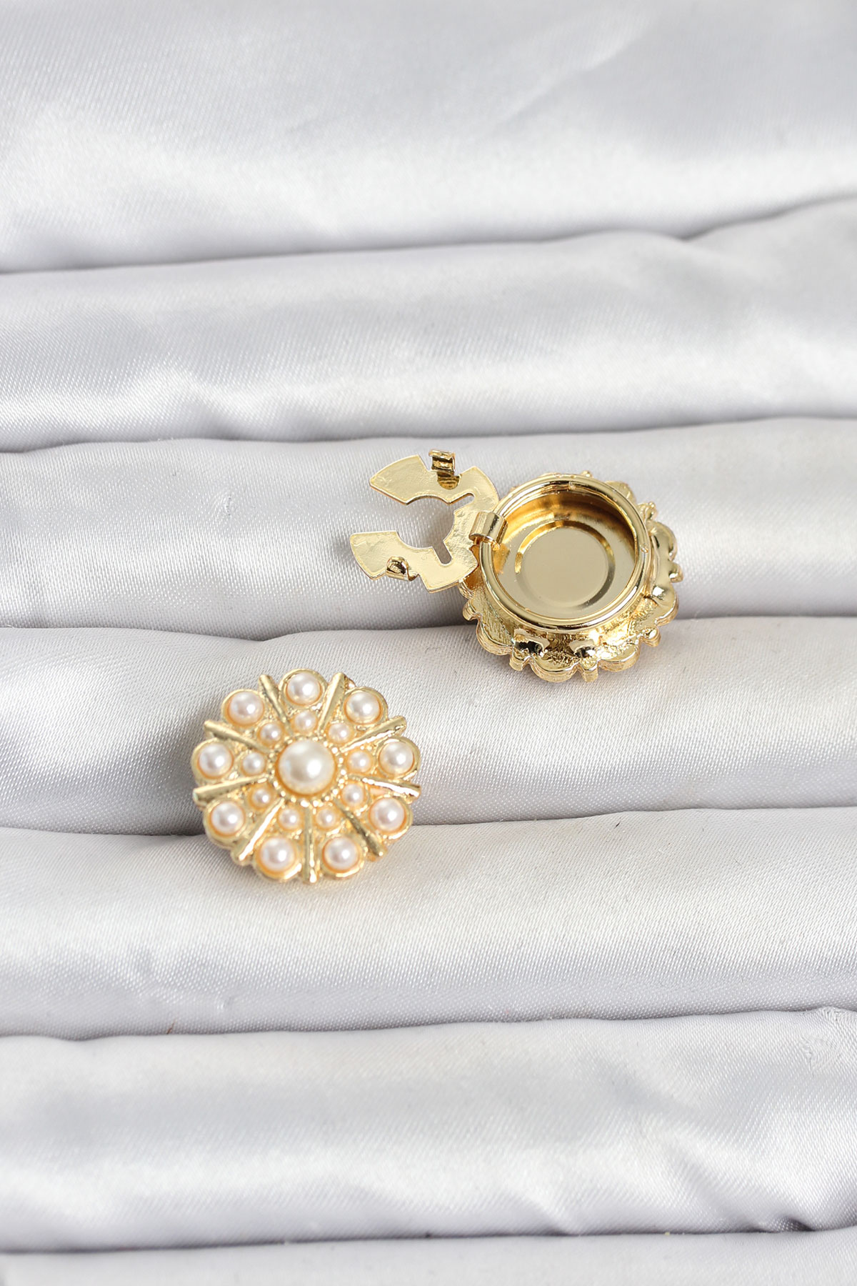 Vintage Model Gold Renk Düğme veya Manşet Broşu 5886 2 Vintage Model Gold Renk Düğme veya Manşet Broşu 5886 - Görsel 2