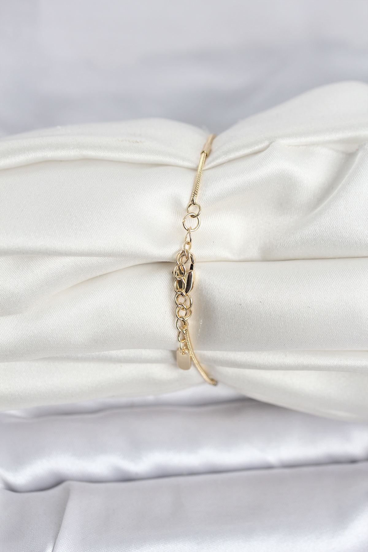 CM 14K Gold Renk Barlı Yılan Zincir Model Kadın Bileklik 5886 2 CM 14K Gold Renk Barlı Yılan Zincir Model Kadın Bileklik 5886 - Görsel 2