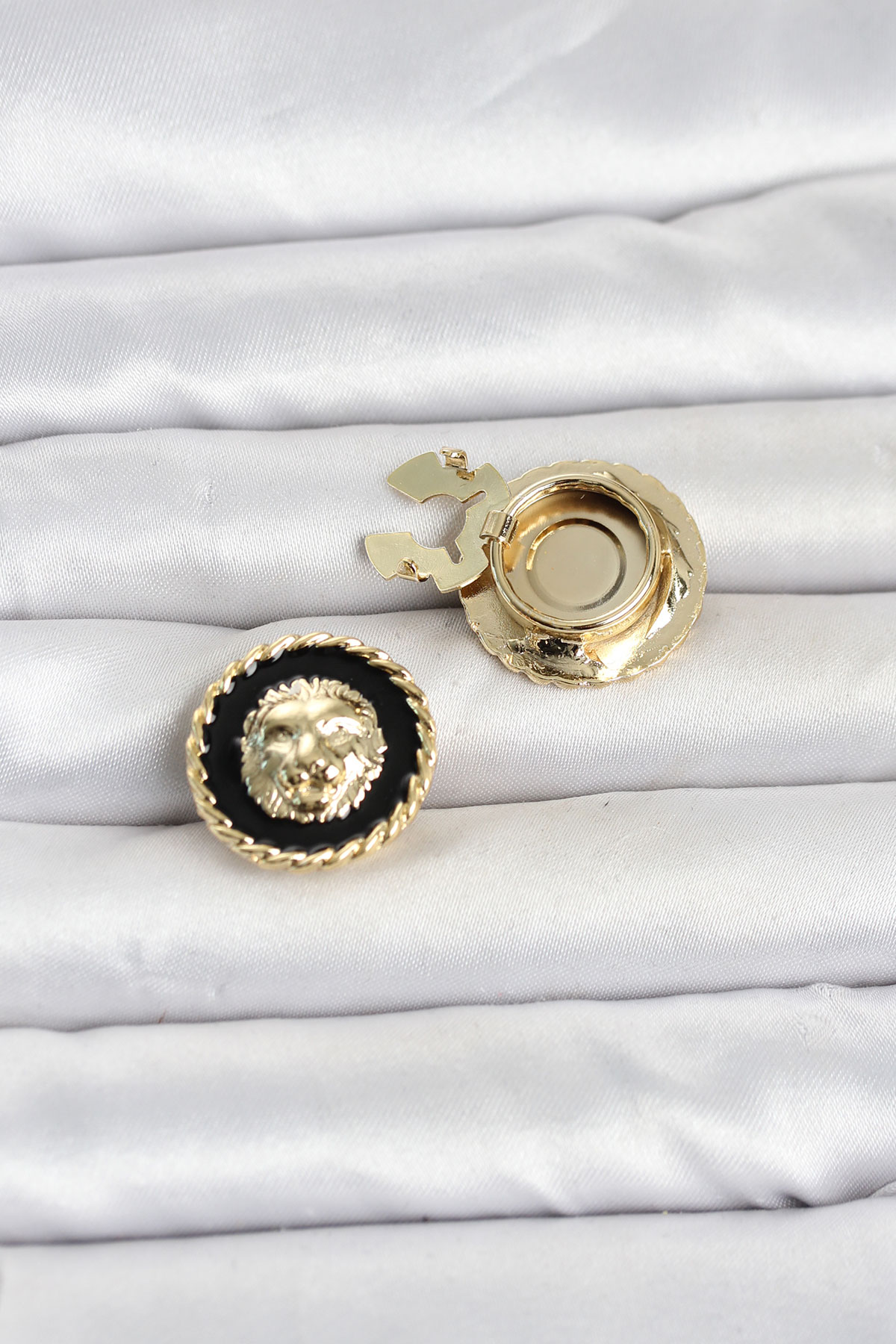 Aslan Model Gold Renk Düğme veya Manşet Broşu 5886 2 Aslan Model Gold Renk Düğme veya Manşet Broşu 5886 - Görsel 2