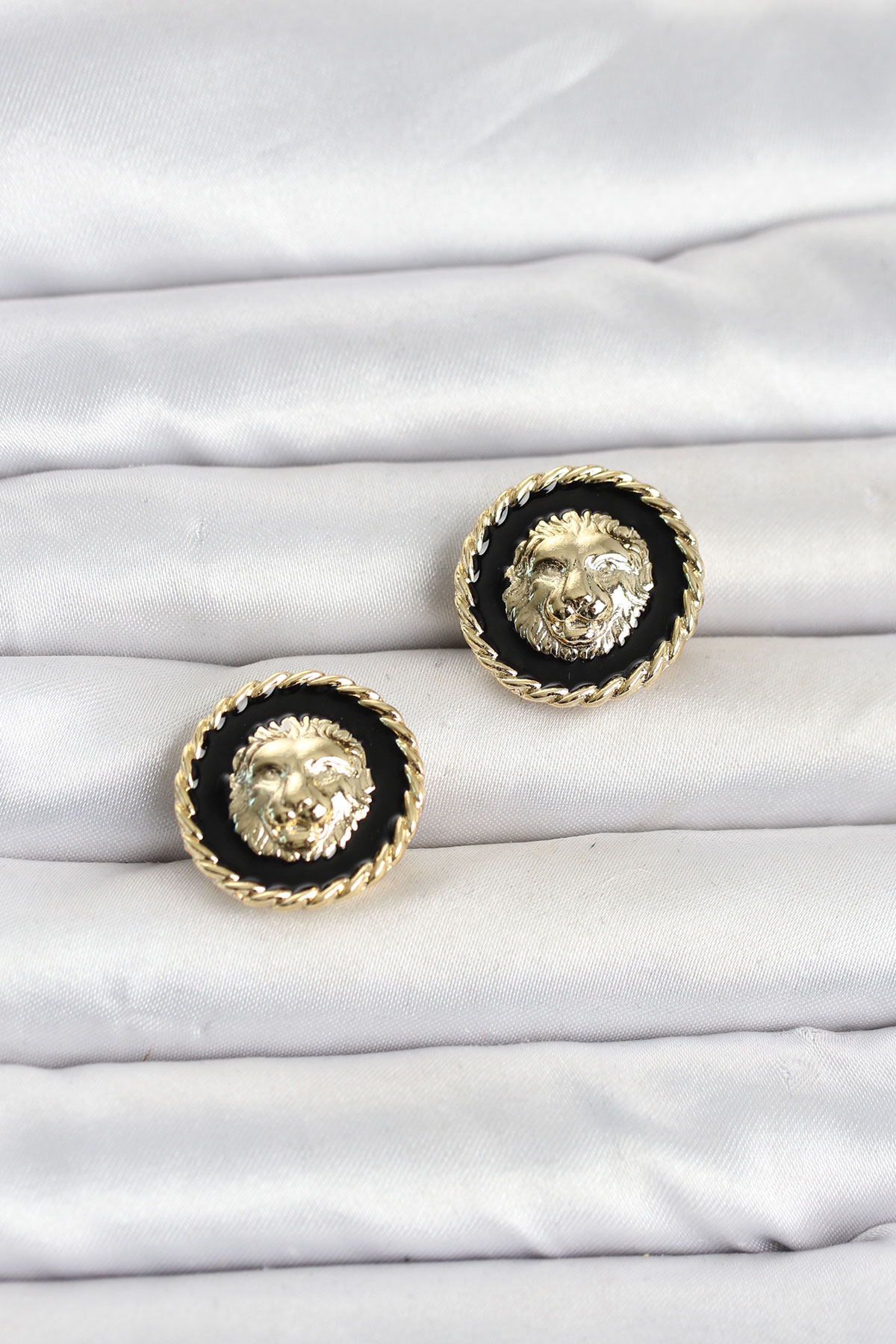 Aslan Model Gold Renk Düğme veya Manşet Broşu 5886 3 Aslan Model Gold Renk Düğme veya Manşet Broşu 5886 - Görsel 3