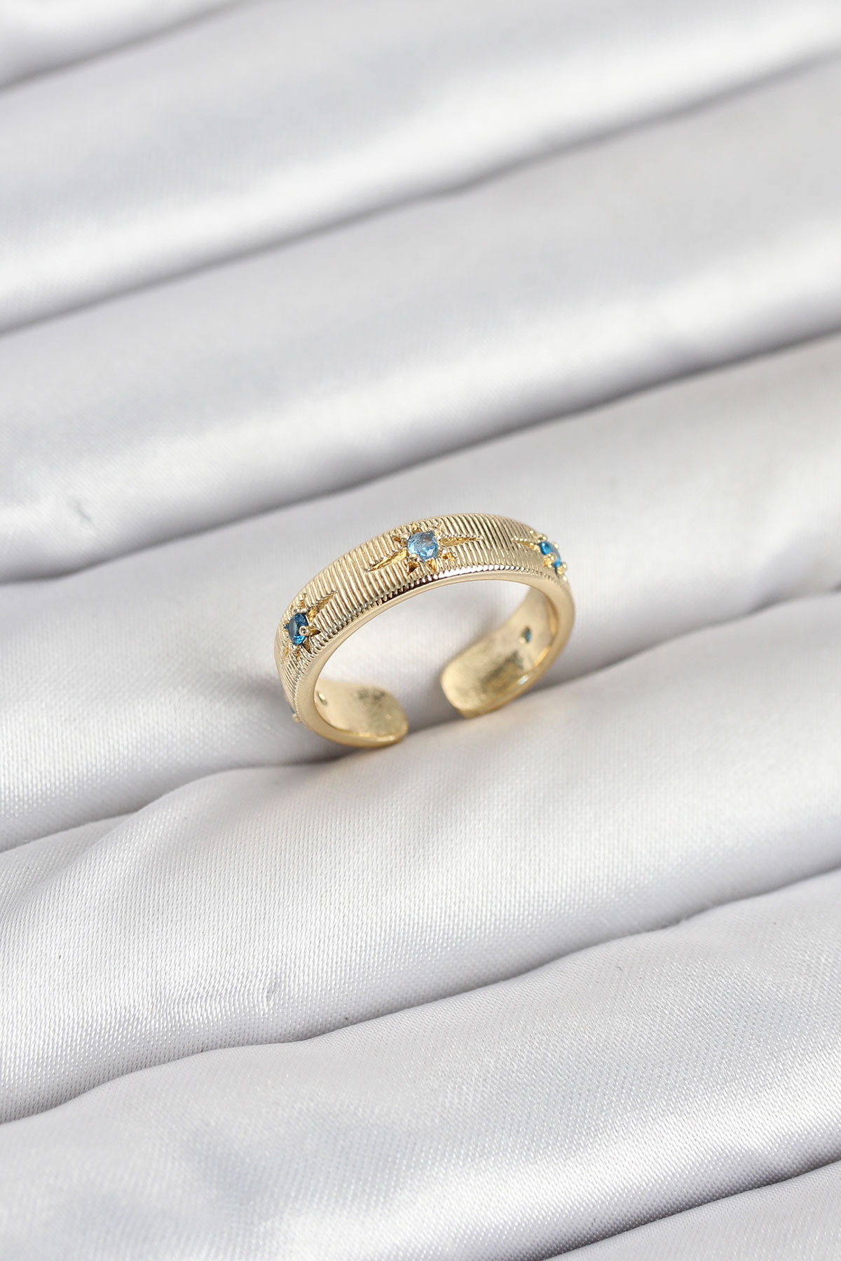 Pirinç Gold Renk Mavi Zirkon Taşlı Kutup Yıldızı Model Kadın Yüzük 5886 1 Pirinç Gold Renk Mavi Zirkon Taşlı Kutup Yıldızı Model Kadın Yüzük 5886