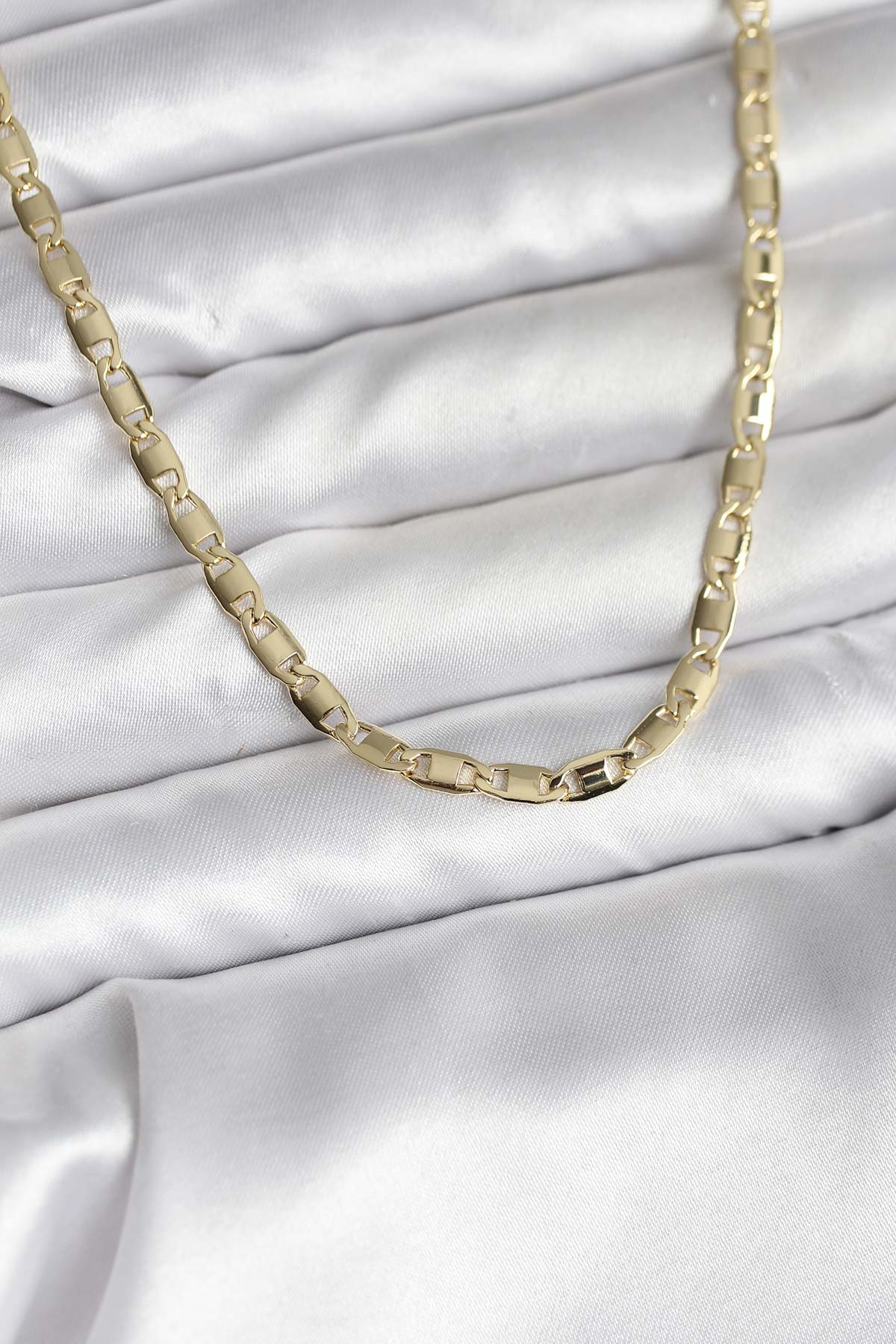 14K Gold Renk Kaplama Plaka Ezme Model Zincirli CM Kadın Kolye 5886 1 14K Gold Renk Kaplama Plaka Ezme Model Zincirli CM Kadın Kolye 5886