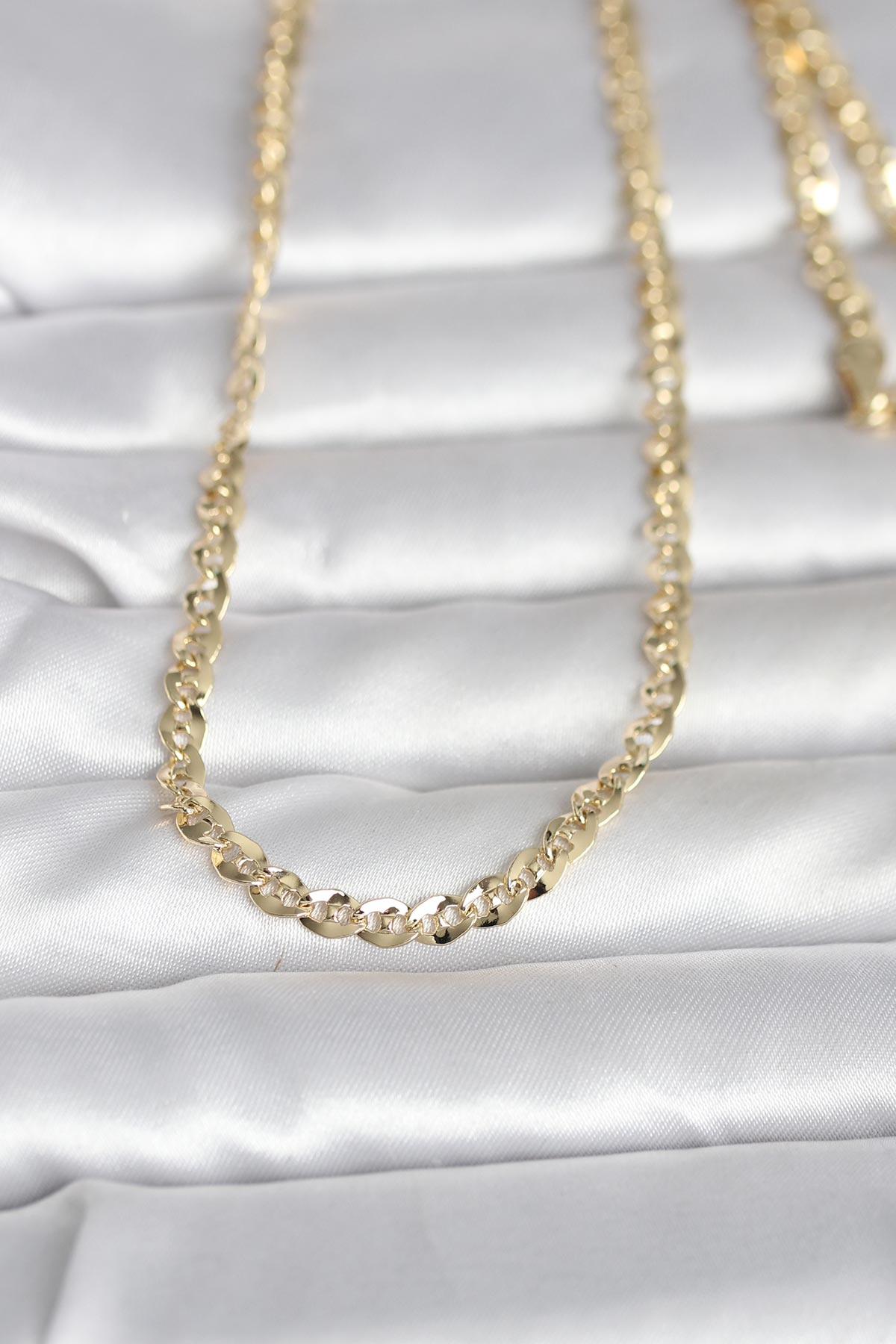 CM 14K Gold Renk Yassı Oval Zincirli Model 60 cm Kadın Kolye 5886 1 CM 14K Gold Renk Yassı Oval Zincirli Model 60 cm Kadın Kolye 5886