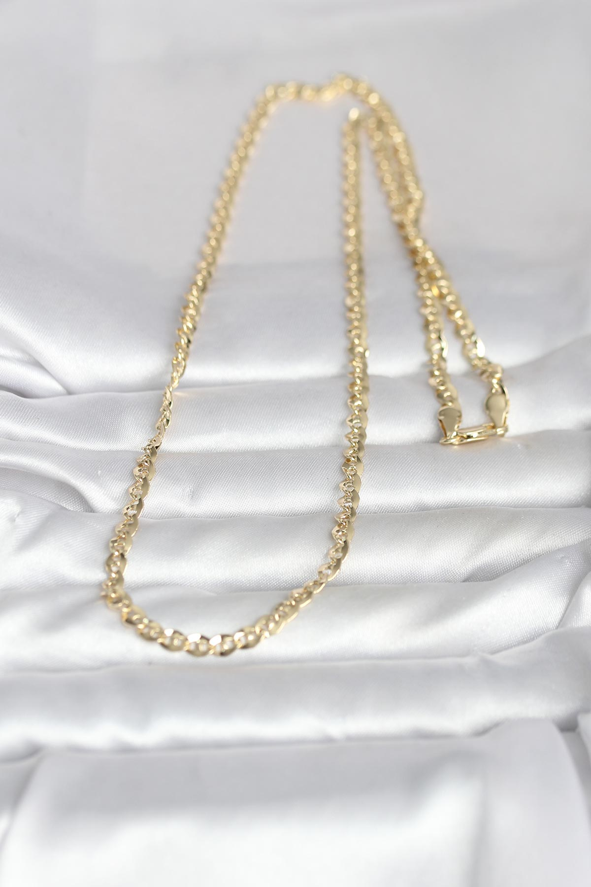 CM 14K Gold Renk Yassı Oval Zincirli Model 60 cm Kadın Kolye 5886 2 CM 14K Gold Renk Yassı Oval Zincirli Model 60 cm Kadın Kolye 5886 - Görsel 2