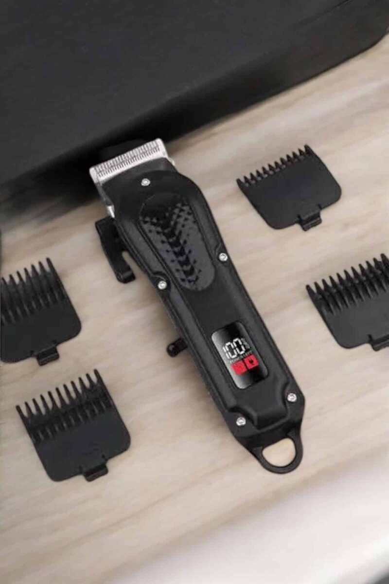 Suya Dayanıklı Tıraş Makinesi Keskin Bıçaklı Dijital Göstergeli Şarjlı 1 Suya Dayanıklı Tıraş Makinesi Keskin Bıçaklı Dijital Göstergeli Şarjlı