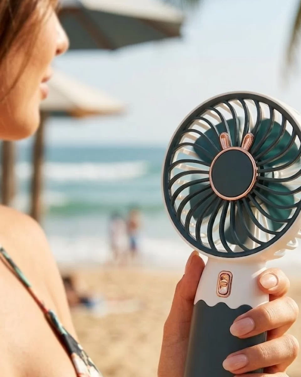 Sessiz Çalışan Güçlü Serinletici Mini Masa Fanı 1 Sessiz Çalışan Güçlü Serinletici Mini Masa Fanı