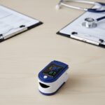 Kolay Kullanımlı Parmak Tipi Pulse Oksimetre Ev Tipi Kullanım