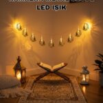 Ay ve Secde Tasarımlı Sıcak Beyaz LED Ramazan Işığı