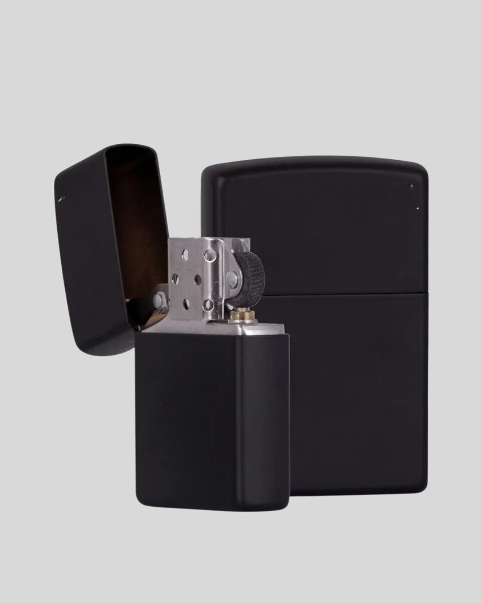 Ergonomik Metal Çakmak Mat Kaplamalı ve Şık Tasarımlı Aksesuar 3 Ergonomik Metal Çakmak Mat Kaplamalı ve Şık Tasarımlı Aksesuar - Görsel 3