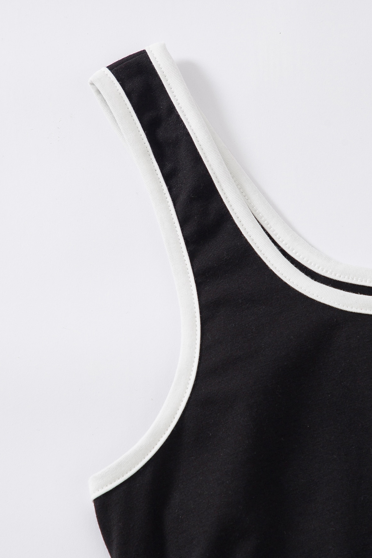 Kadın Siyah Askılı Crop Top ve Şortlu Gecelik Takım H110560 4 Kadın Siyah Askılı Crop Top ve Şortlu Gecelik Takım H110560 - Görsel 4