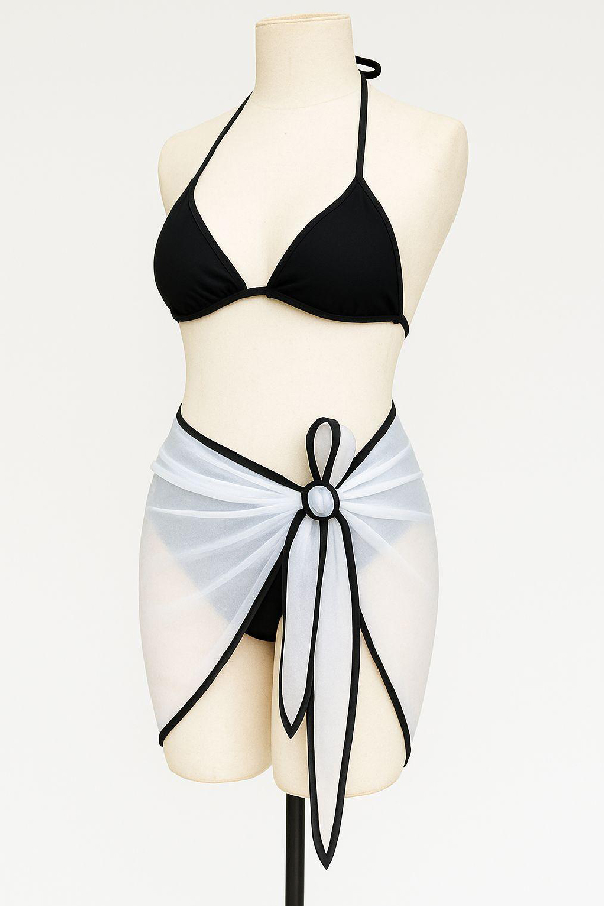 Kadın Siyah Beyaz Pareolu Yandan ve Boyundan Bağlamalı 3'lü Bikini Takımı 3 Kadın Siyah Beyaz Pareolu Yandan ve Boyundan Bağlamalı 3'lü Bikini Takımı - Görsel 3