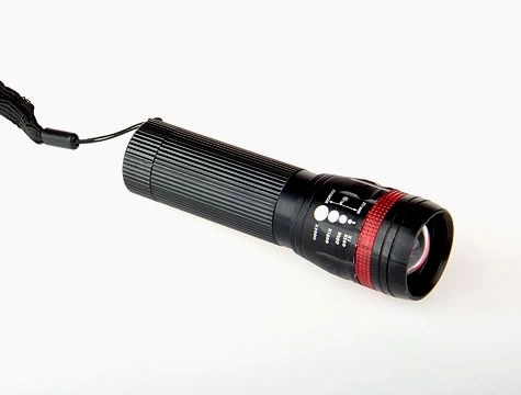 Power Ledli Ve Zoomlu 2 Km Menzilli Alüminyum El Feneri 1 Power Ledli Ve Zoomlu 2 Km Menzilli Alüminyum El Feneri