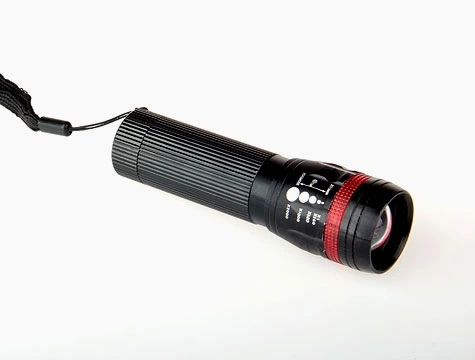 Power Ledli Ve Zoomlu 2 Km Menzilli Alüminyum El Feneri 1 Power Ledli Ve Zoomlu 2 Km Menzilli Alüminyum El Feneri