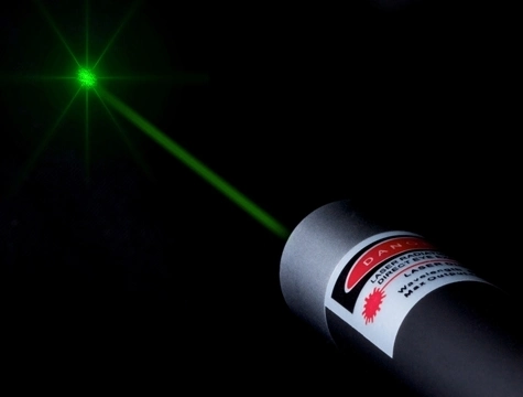 Yeşil Lazer Pointer 100 Mw 15 Km Etkili (5 Başlıklı) 4 Yeşil Lazer Pointer 100 Mw 15 Km Etkili (5 Başlıklı) - Görsel 4