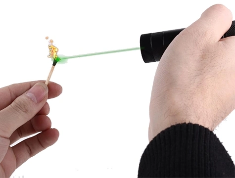 Yeşil Şarjlı Lazer Pointer 2000mw (yakıcı) 3 Yeşil Şarjlı Lazer Pointer 2000mw (yakıcı) - Görsel 3