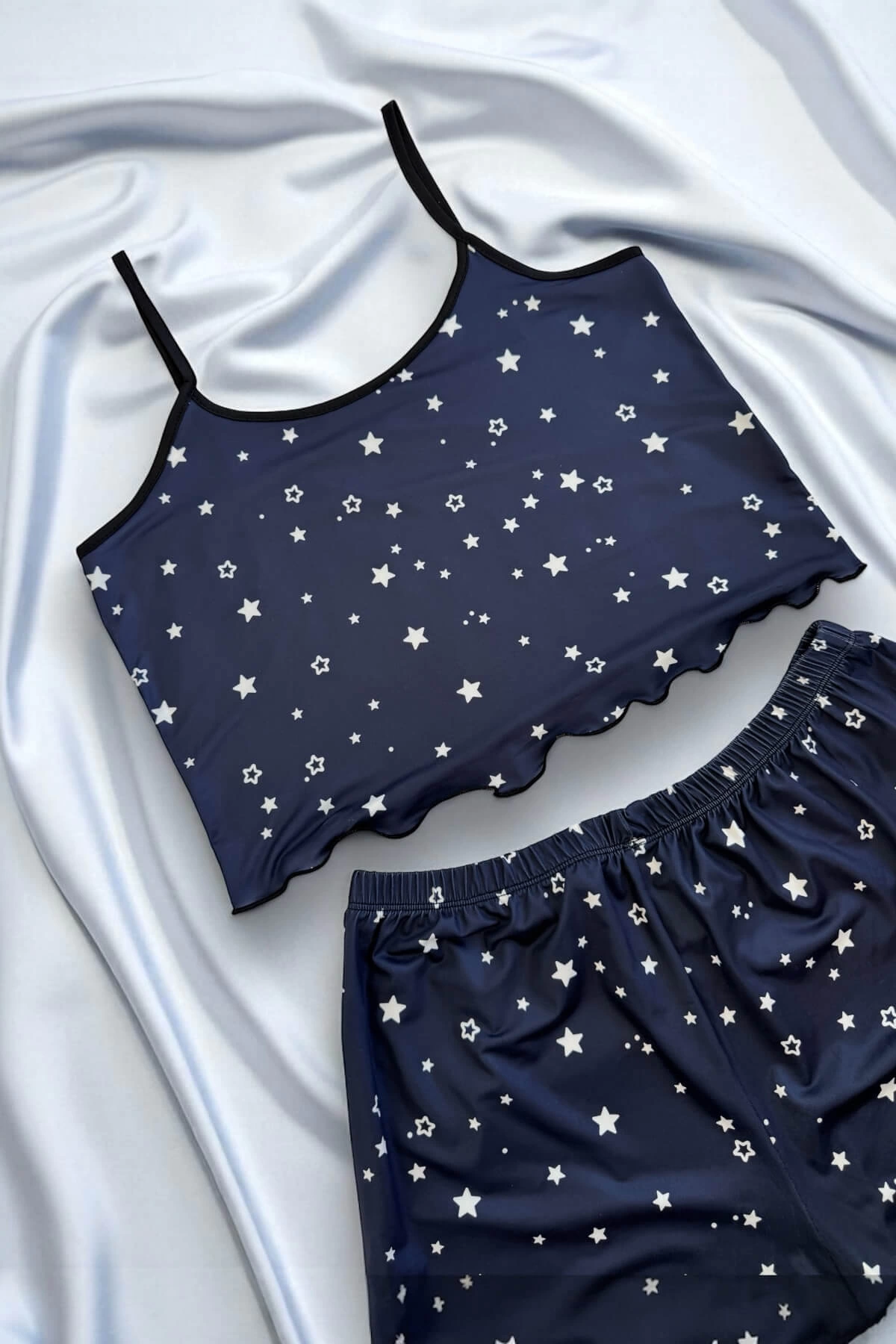 Yıldız Desenli Lacivert Şortlu Pijama Takımı 3 Yıldız Desenli Lacivert Şortlu Pijama Takımı - Görsel 3